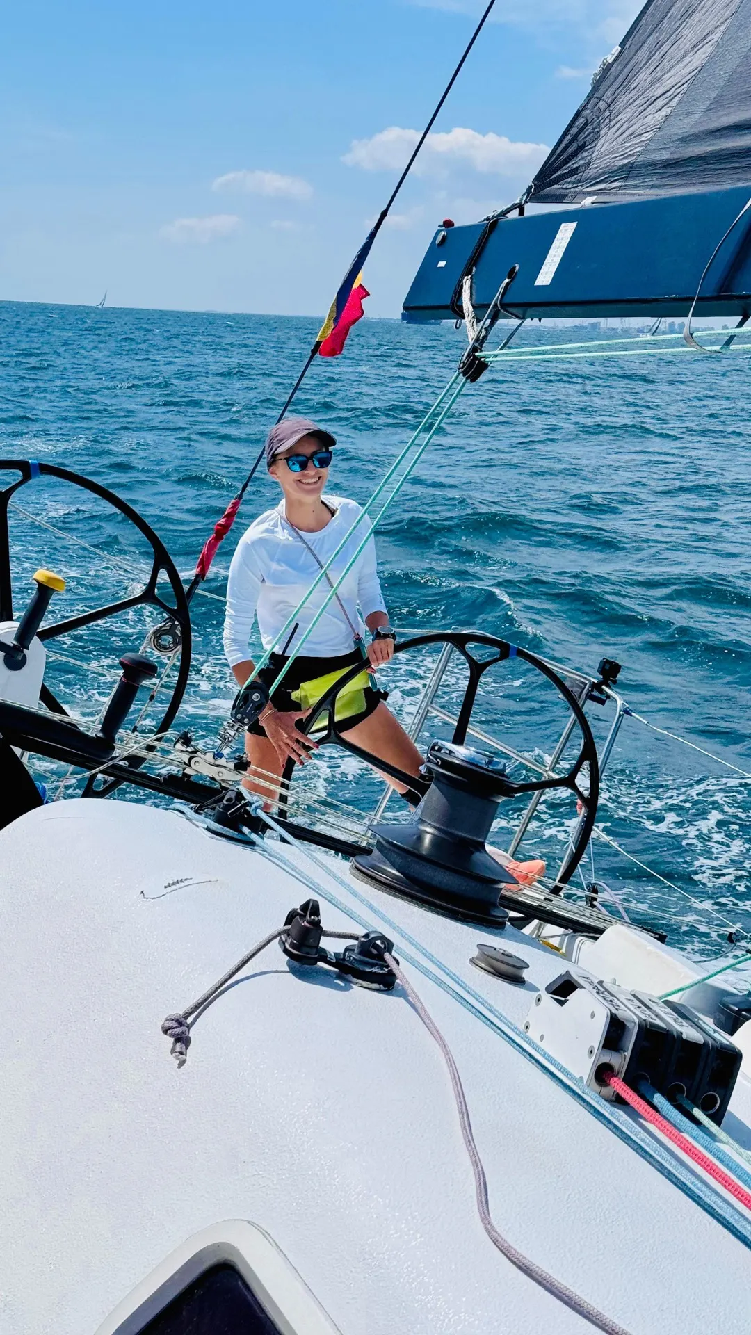 Andreea Matache la timona unui velier